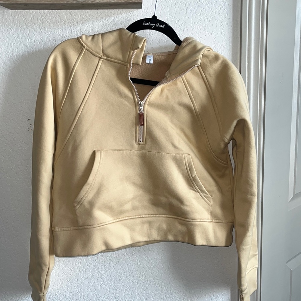Cropped hoodie